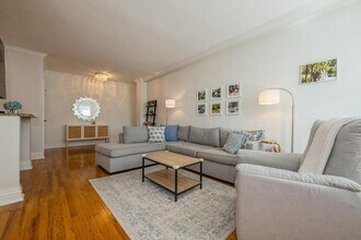 111 7th St in Garden City, NY - Building Photo - Building Photo