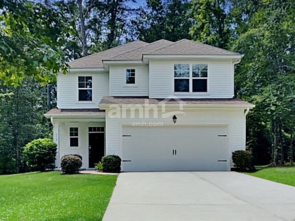 215 Swan Dr in Summerville, SC - Foto de edificio