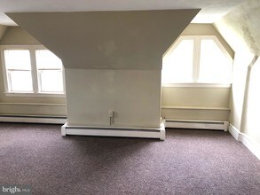 344 KING St-Unit -APT. I, 3RD FLOOR in Pottstown, PA - Building Photo - Building Photo