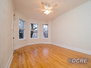 2061 N Hoyne Ave in Chicago, IL - Building Photo - Building Photo
