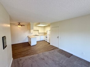 55+ Senior Living at Quail Creek Apartments in Escondido, CA - Building Photo - Building Photo