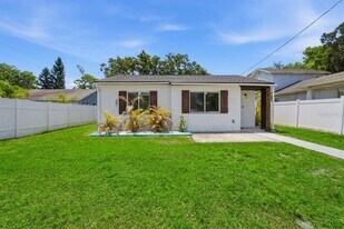 7005 N Duncan Ave in Tampa, FL - Building Photo