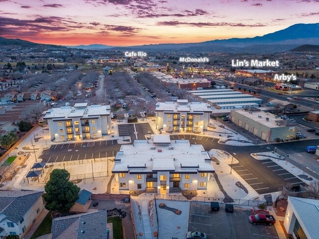 983 W State St in Hurricane, UT - Building Photo - Building Photo