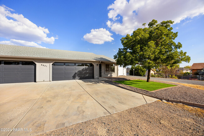 4621 N Ocotillo Dr-Unit -B in Prescott Valley, AZ - Foto de edificio - Building Photo
