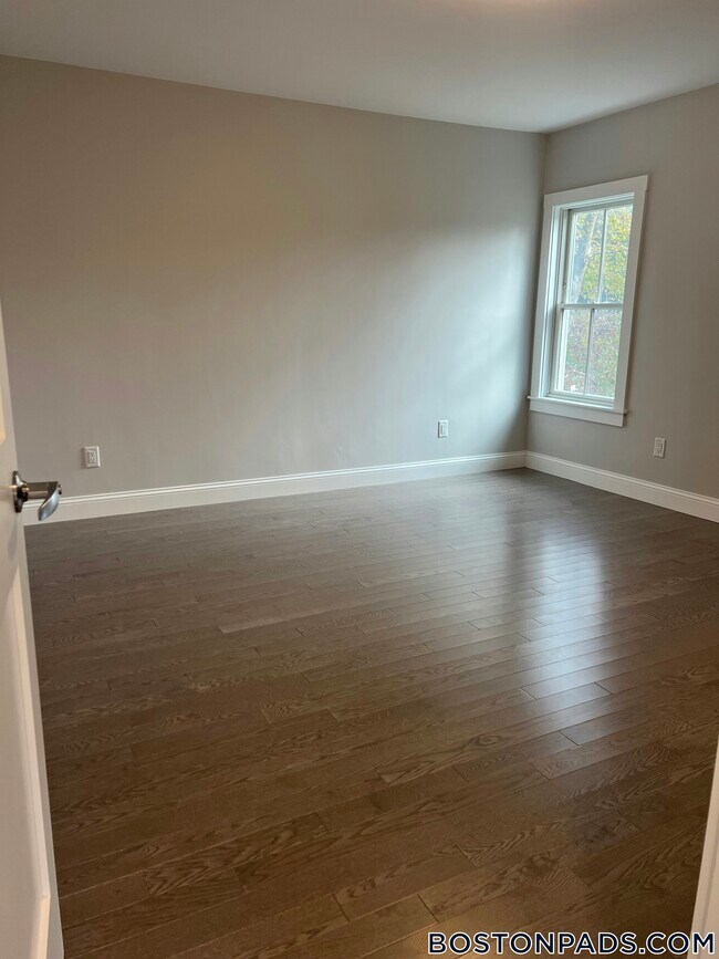 328 Bank St in Harwich, MA - Foto de edificio - Building Photo