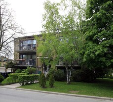 17 Meadowbrook Rd Apartments