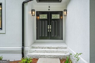 3924 Ashford Dunwoody Rd NE in Atlanta, GA - Building Photo - Building Photo