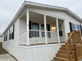 2 Sycamore in Highland, MI - Building Photo