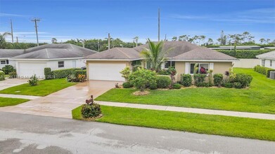 10982 Greentrail Dr S in Boynton Beach, FL - Building Photo - Building Photo