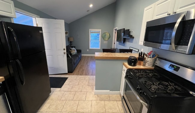 134 Ashworth Ave in Hampton, NH - Building Photo - Building Photo