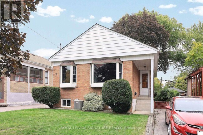 19 Wisteria Rd in Toronto, ON - Building Photo - Building Photo