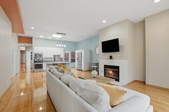 7308 S Ridgeland Ave in Chicago, IL - Building Photo - Building Photo
