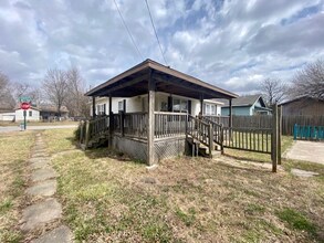 703 E Center Ave in Springdale, AR - Building Photo - Building Photo