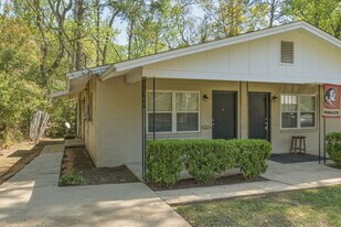 1427 Connecticut St in Tallahassee, FL - Building Photo
