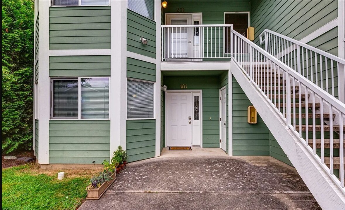 909 Orchid Pl in Bellingham, WA - Building Photo