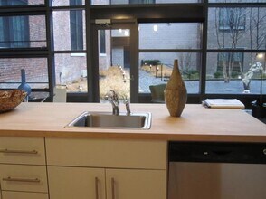 251 Heath St in Boston, MA - Building Photo - Building Photo