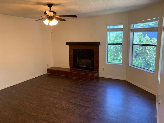 8812 Schick Rd in Austin, TX - Building Photo - Building Photo