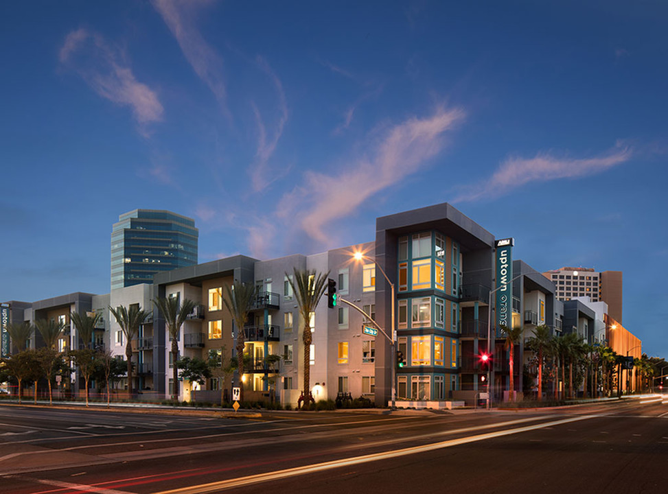 AMLI Uptown Orange in Orange, CA - Foto de edificio