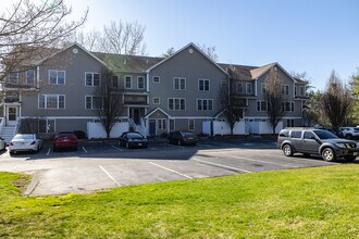 Maple Ridge in Merrimack, NH - Foto de edificio - Building Photo