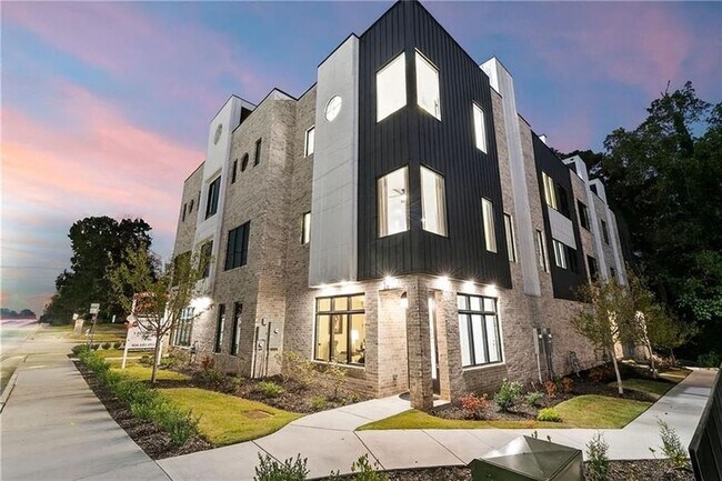 property at 1962 8th St