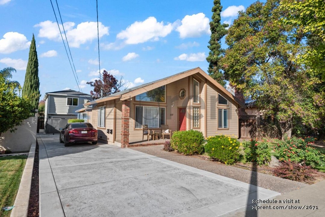 937 Curtner Ave in San Jose, CA - Foto de edificio