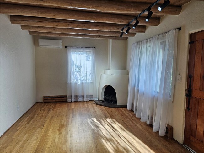 1806 Hopi Rd in Santa Fe, NM - Building Photo - Building Photo