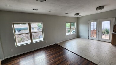 2009 Wavell St in Houston, TX - Building Photo - Building Photo