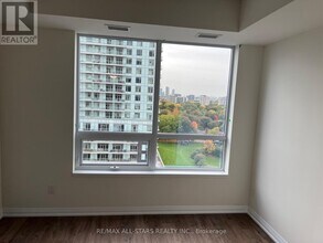 3260 Sheppard Ave E in Toronto, ON - Building Photo - Building Photo