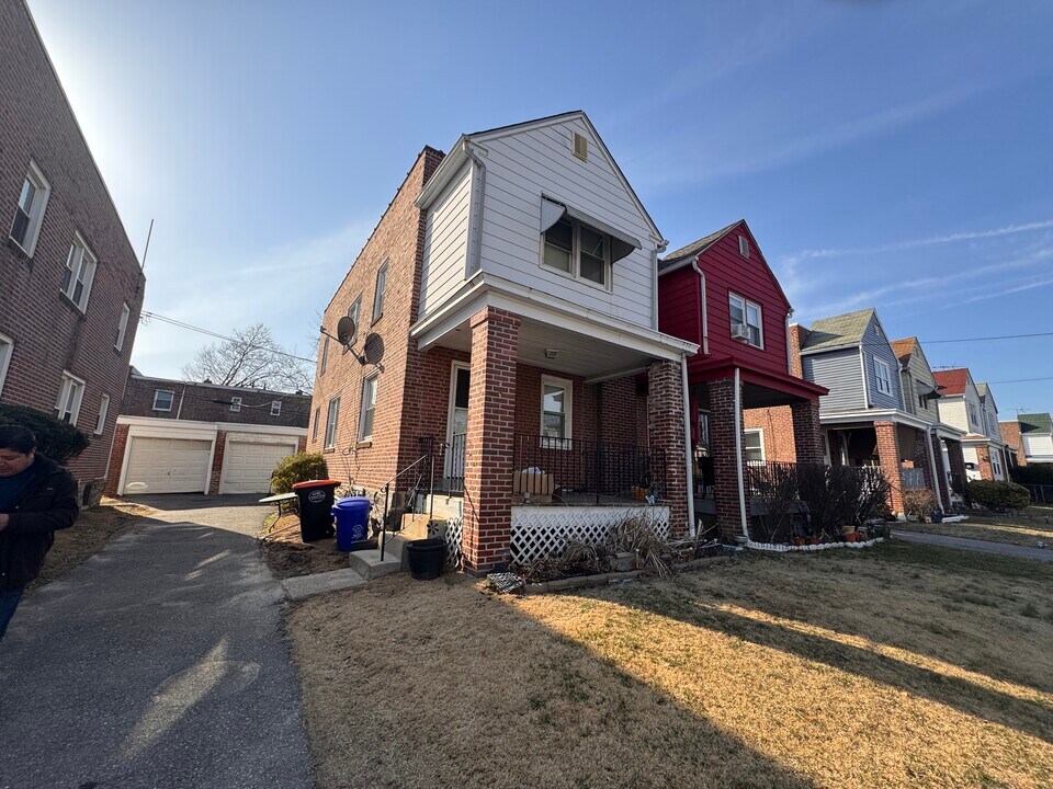 44 Worrell Street in Chester, PA - Foto de edificio
