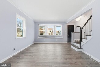 43 Freeman St in Woodbridge Township, NJ - Foto de edificio - Building Photo