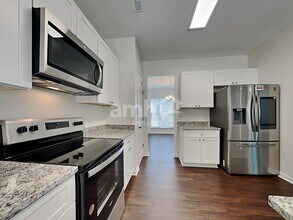 1575 Pondhaven Dr in High Point, NC - Building Photo - Building Photo