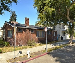 1349 Derby St in Berkeley, CA - Building Photo - Building Photo