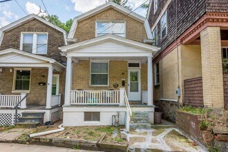 1635 Suburban Ave in Pittsburgh, PA - Building Photo - Building Photo