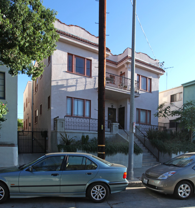 1217 Boston St in Los Angeles, CA - Foto de edificio