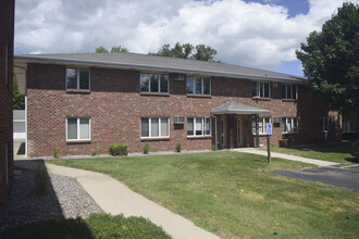 Perkins Heights in Green Bay, WI - Foto de edificio - Building Photo