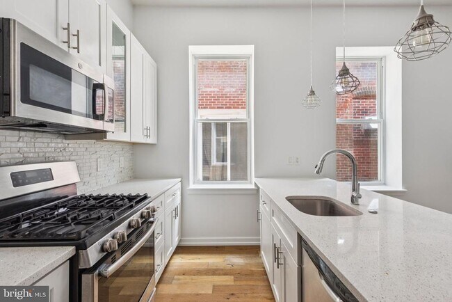 2529 Frankford Ave in Philadelphia, PA - Building Photo - Building Photo