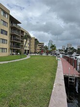 301 Golden Isles Dr in Hallandale Beach, FL - Building Photo - Building Photo