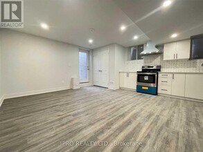 1524 Leger Wy in Milton, ON - Building Photo - Building Photo