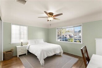 351 S Parish Pl in Burbank, CA - Building Photo - Building Photo