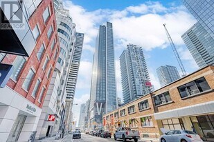 357 King St W in Toronto, ON - Building Photo