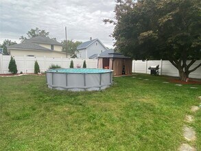 7 Woods Pl in Middletown, NY - Building Photo - Building Photo