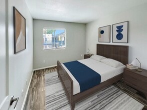 The Valencia in Phoenix, AZ - Foto de edificio - Building Photo