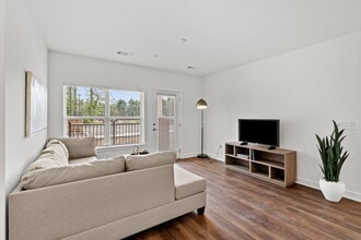Nonesuch River Apartments in Scarborough, ME - Foto de edificio - Building Photo