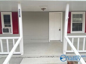 807 Oshaughnessy Ave NE in Huntsville, AL - Building Photo - Building Photo