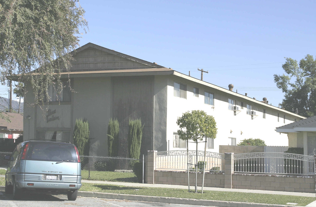 Memorial in Azusa, CA - Foto de edificio