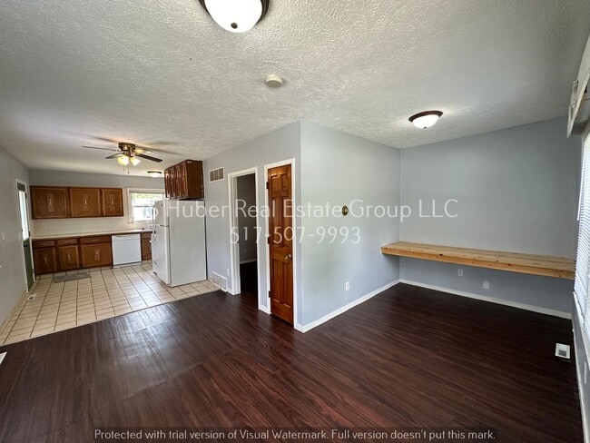 307 Astor Ave in Lansing, MI - Building Photo - Building Photo