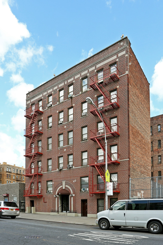 8-10 Vermilyea Ave in New York, NY - Foto de edificio - Building Photo