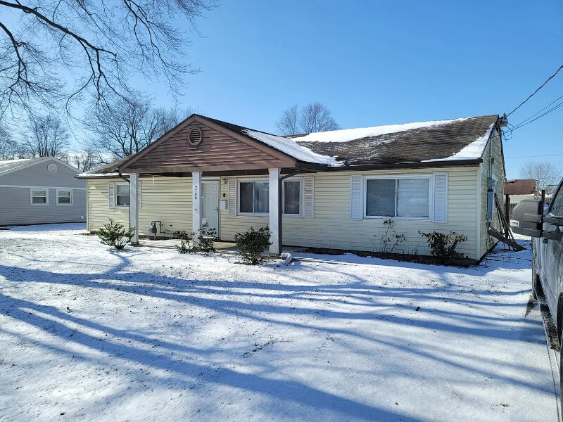 9706 El Prado St in Louisville, KY - Building Photo