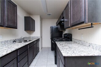 1308 Liberation Ln in Copperas Cove, TX - Foto de edificio - Building Photo