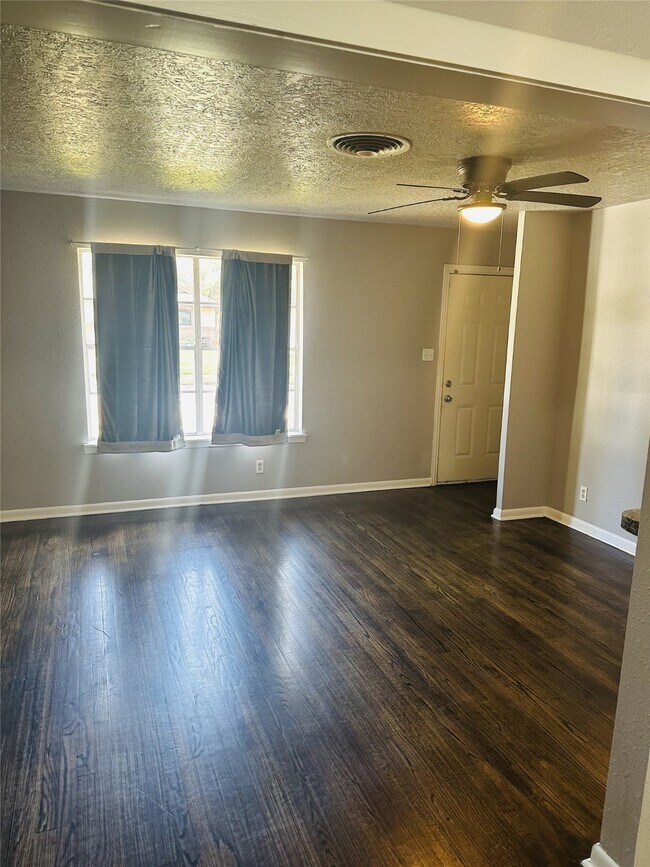 11608 Segrest Dr in Houston, TX - Building Photo - Building Photo